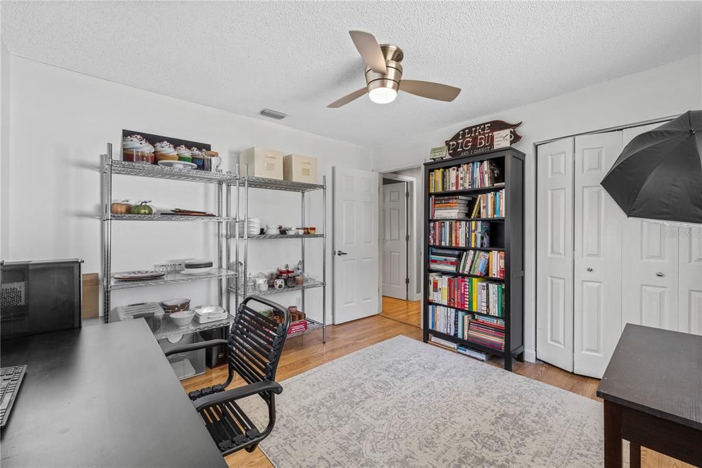 Activo con contrato: $387,000 (3 camas, 2 baños, 1348 Pies cuadrados)