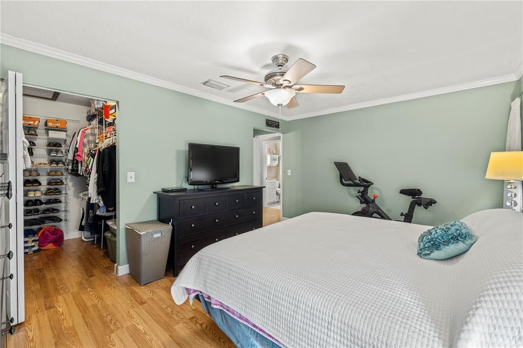 Activo con contrato: $387,000 (3 camas, 2 baños, 1348 Pies cuadrados)