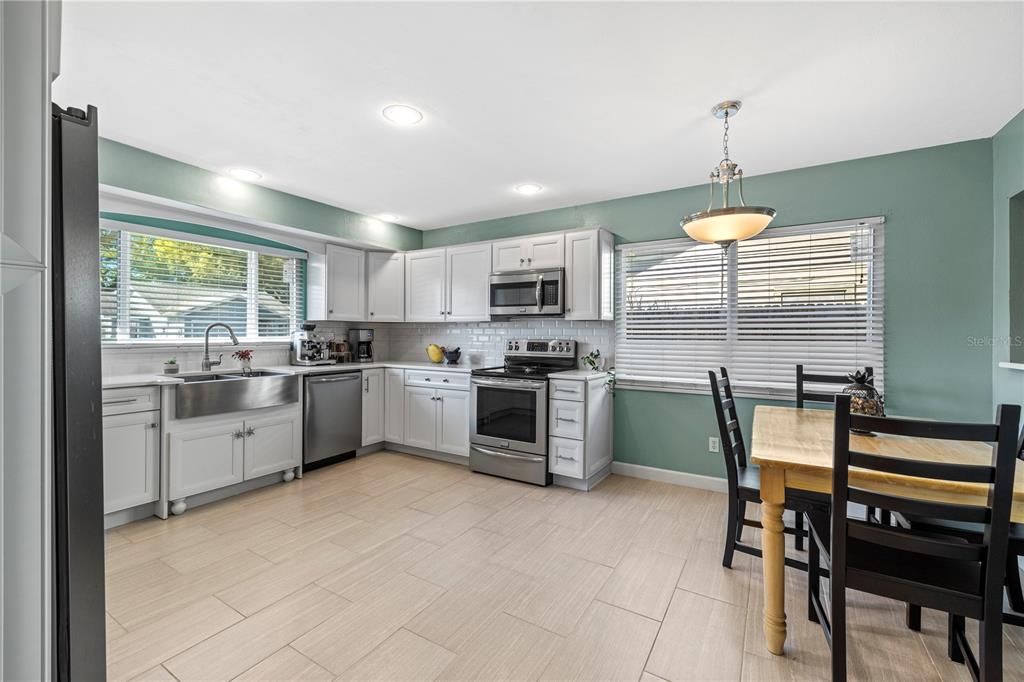 Activo con contrato: $387,000 (3 camas, 2 baños, 1348 Pies cuadrados)