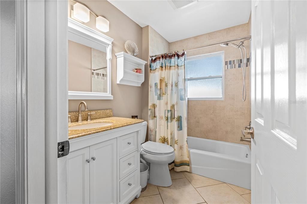 Activo con contrato: $387,000 (3 camas, 2 baños, 1348 Pies cuadrados)