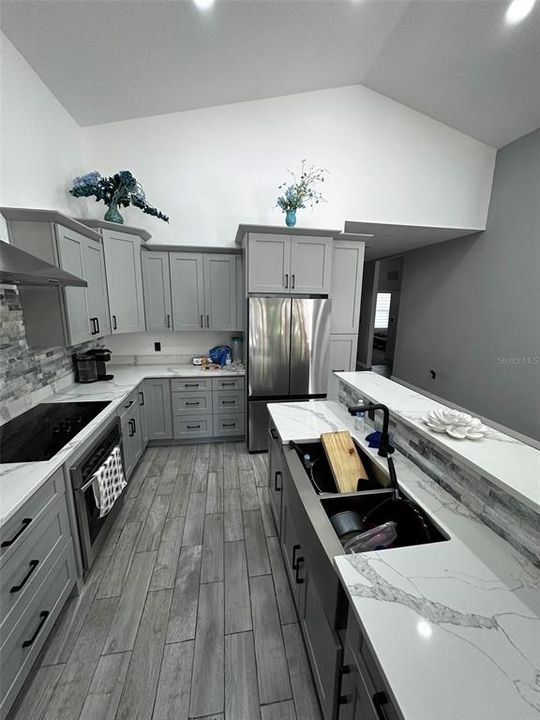 For Sale: $324,999 (3 beds, 2 baths, 1743 Square Feet)