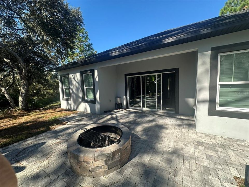 For Sale: $324,999 (3 beds, 2 baths, 1743 Square Feet)