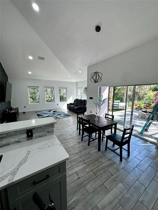 For Sale: $324,999 (3 beds, 2 baths, 1743 Square Feet)