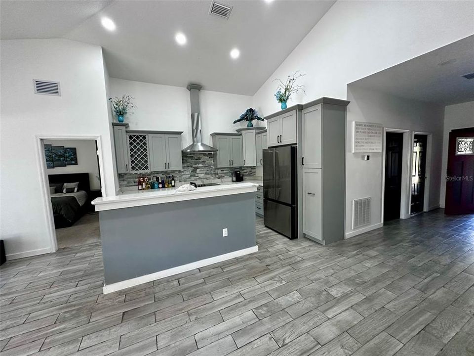 For Sale: $324,999 (3 beds, 2 baths, 1743 Square Feet)