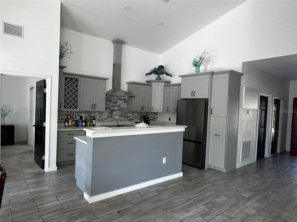 For Sale: $324,999 (3 beds, 2 baths, 1743 Square Feet)