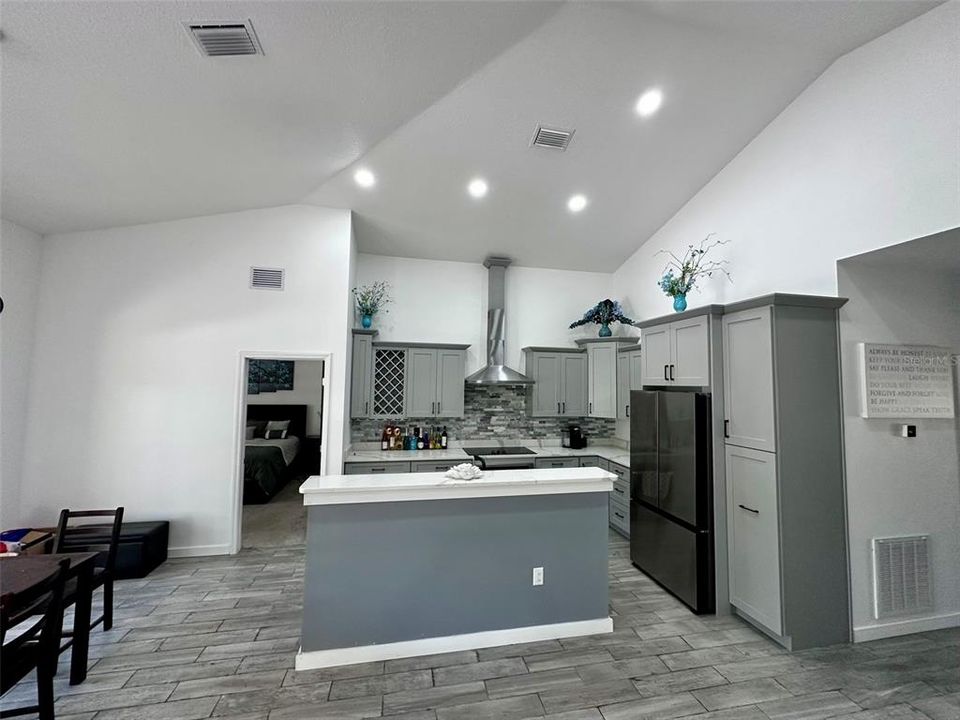 For Sale: $324,999 (3 beds, 2 baths, 1743 Square Feet)