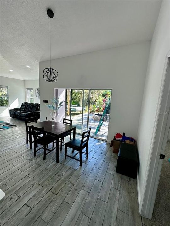 For Sale: $324,999 (3 beds, 2 baths, 1743 Square Feet)