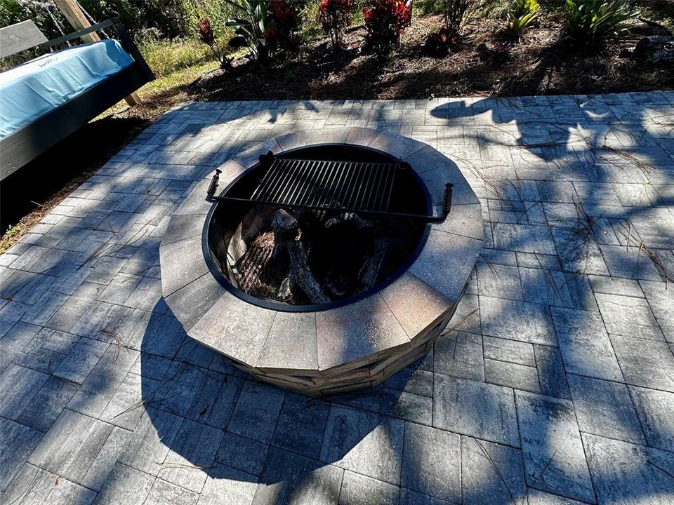 For Sale: $324,999 (3 beds, 2 baths, 1743 Square Feet)