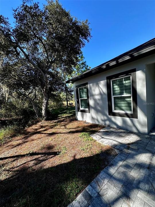 For Sale: $324,999 (3 beds, 2 baths, 1743 Square Feet)