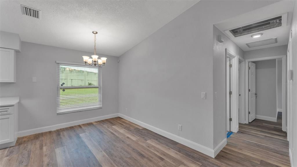 待售: $267,900 (3 贝兹, 1 浴室, 1018 平方英尺)