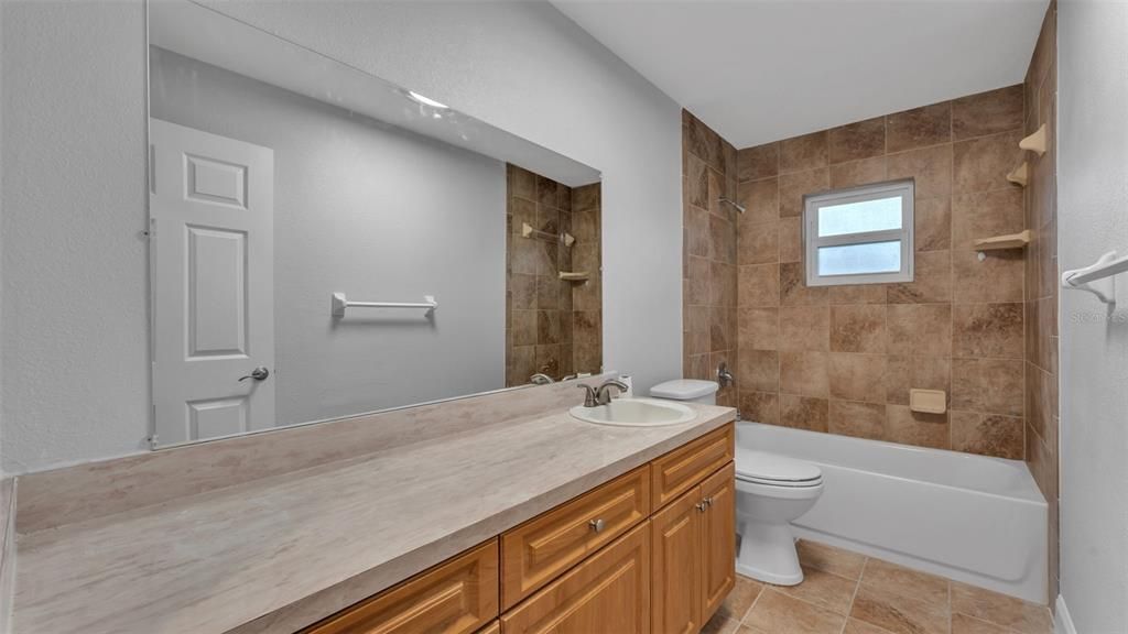 待售: $267,900 (3 贝兹, 1 浴室, 1018 平方英尺)