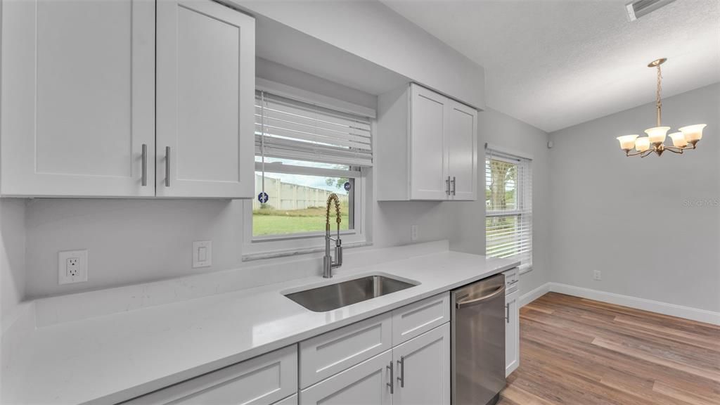 待售: $267,900 (3 贝兹, 1 浴室, 1018 平方英尺)