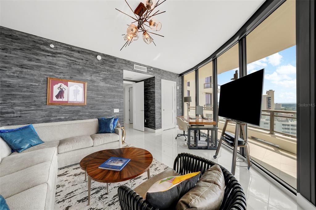 Под контрактом: $3,269,000 (3 спален, 4 ванн, 3058 Квадратных фут)