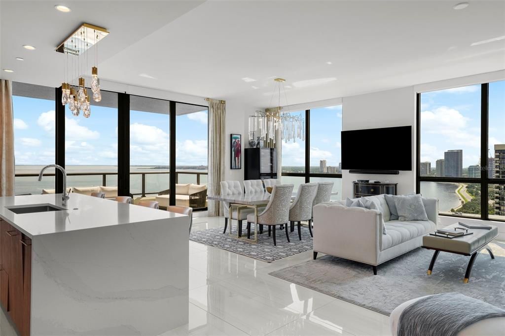 Под контрактом: $3,269,000 (3 спален, 4 ванн, 3058 Квадратных фут)