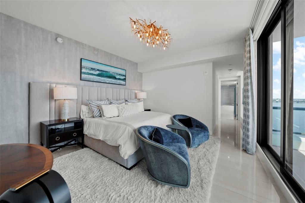 Под контрактом: $3,269,000 (3 спален, 4 ванн, 3058 Квадратных фут)