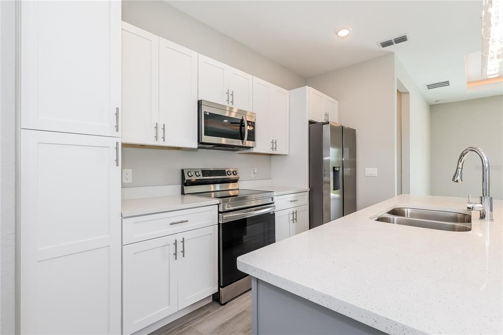 出租: $1,765 (4 贝兹, 2 浴室, 1870 平方英尺)