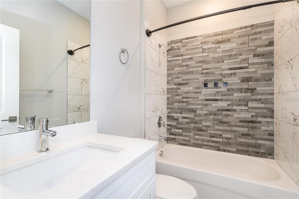 出租: $1,765 (4 贝兹, 2 浴室, 1870 平方英尺)