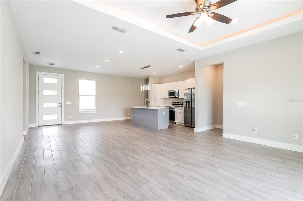 出租: $1,765 (4 贝兹, 2 浴室, 1870 平方英尺)