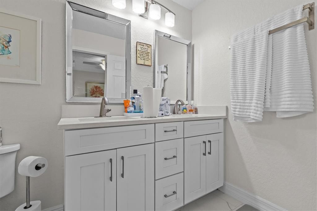 En Venta: $499,900 (3 camas, 2 baños, 1561 Pies cuadrados)