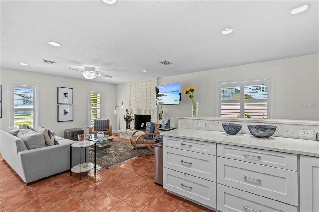 En Venta: $499,900 (3 camas, 2 baños, 1561 Pies cuadrados)