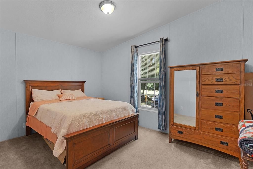 For Sale: $360,000 (3 beds, 2 baths, 1291 Square Feet)