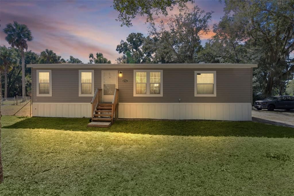 For Sale: $360,000 (3 beds, 2 baths, 1291 Square Feet)