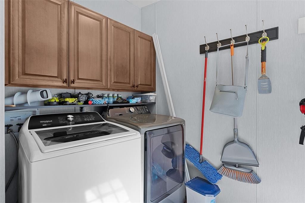 For Sale: $360,000 (3 beds, 2 baths, 1291 Square Feet)