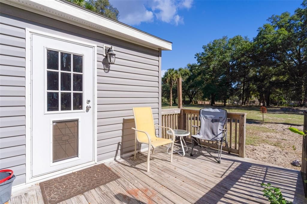 For Sale: $360,000 (3 beds, 2 baths, 1291 Square Feet)