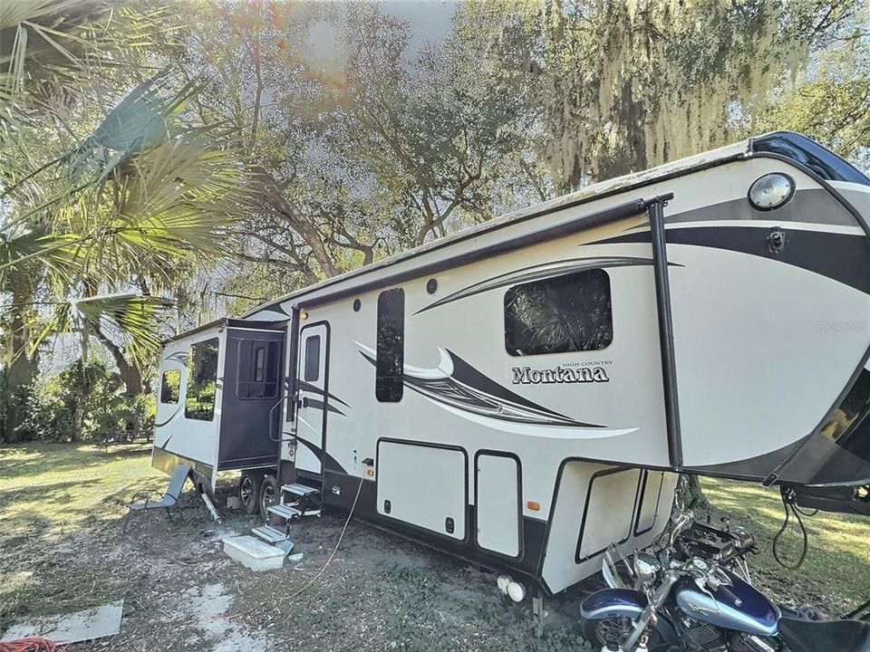 For Sale: $360,000 (3 beds, 2 baths, 1291 Square Feet)