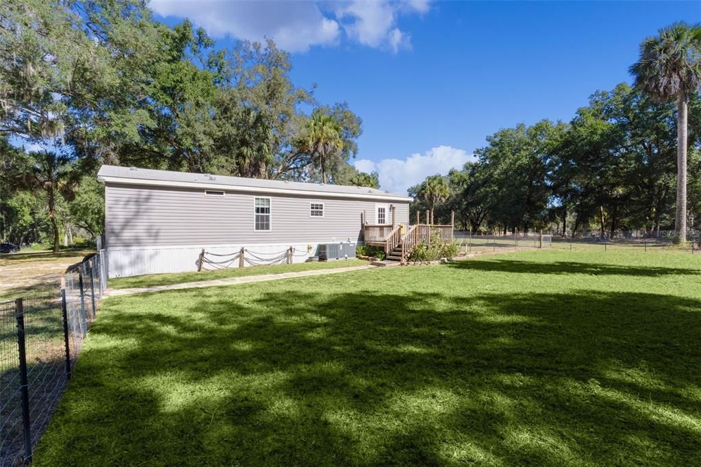 For Sale: $360,000 (3 beds, 2 baths, 1291 Square Feet)