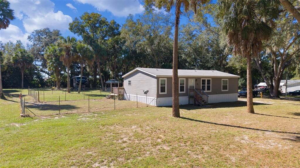 For Sale: $360,000 (3 beds, 2 baths, 1291 Square Feet)