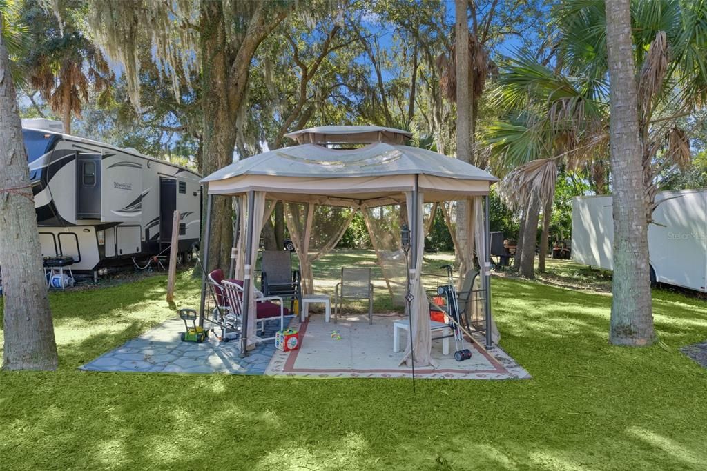 For Sale: $360,000 (3 beds, 2 baths, 1291 Square Feet)