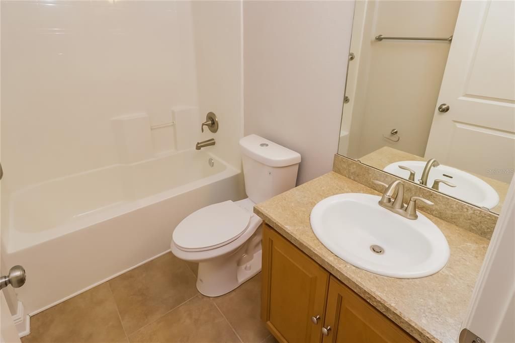 For Rent: $2,160 (3 beds, 2 baths, 2035 Square Feet)