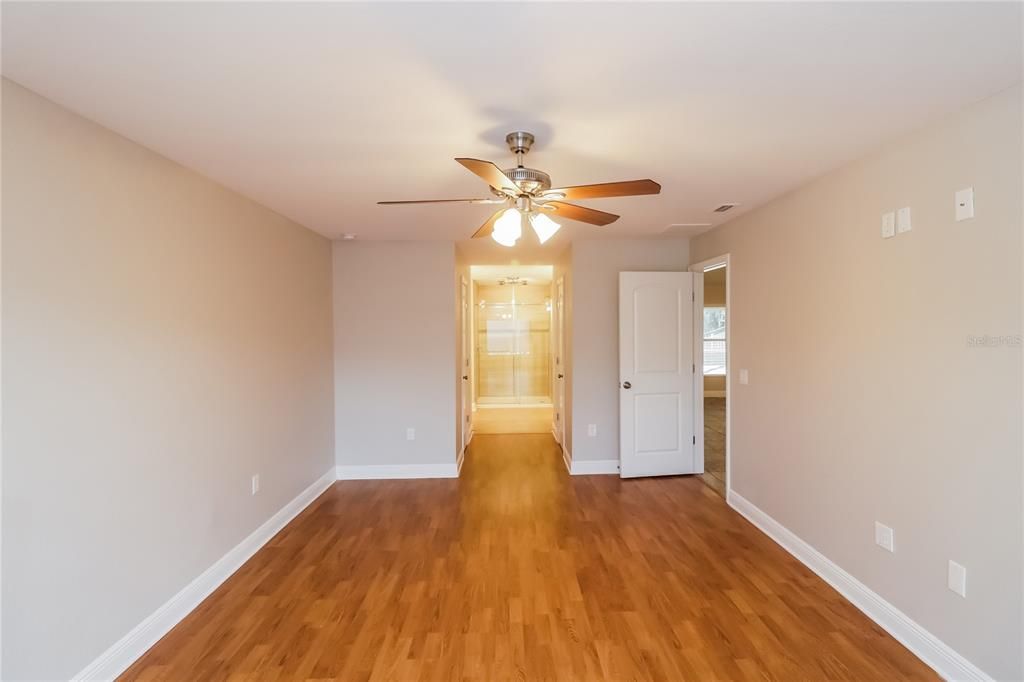 For Rent: $2,160 (3 beds, 2 baths, 2035 Square Feet)