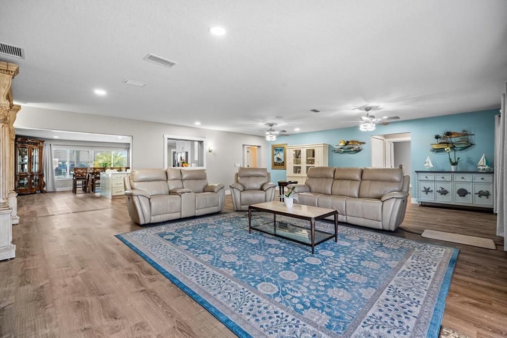 Active With Contract: $729,000 (4 beds, 3 baths, 2792 Square Feet)