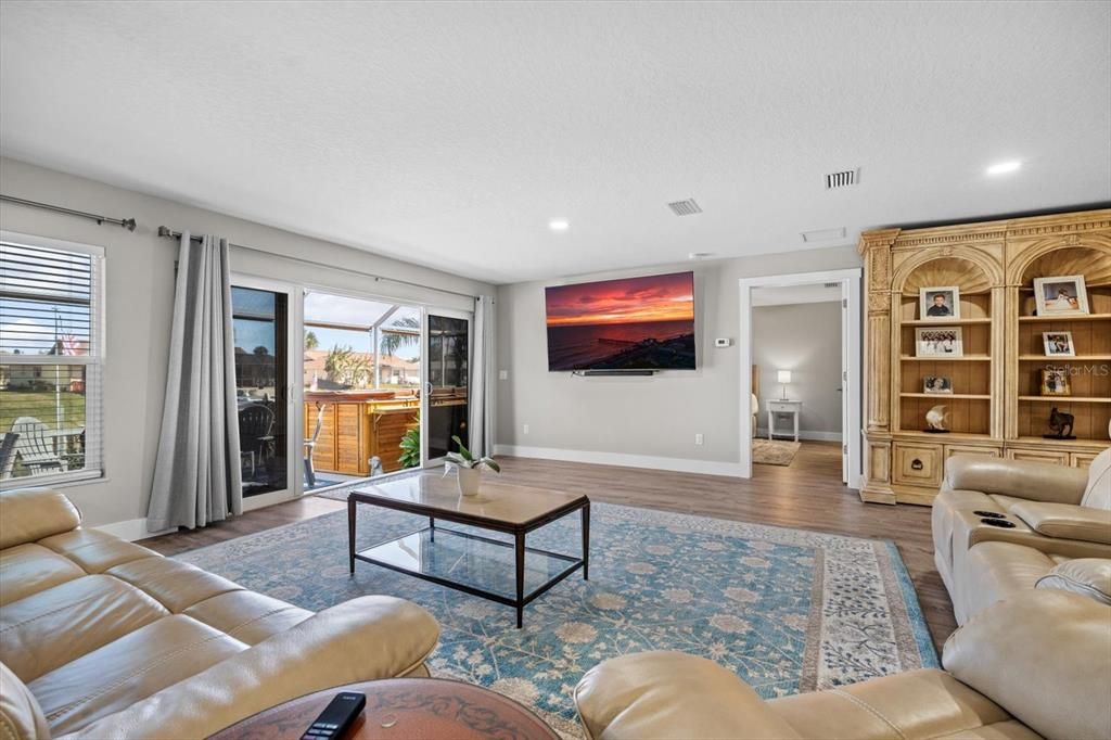 Active With Contract: $729,000 (4 beds, 3 baths, 2792 Square Feet)