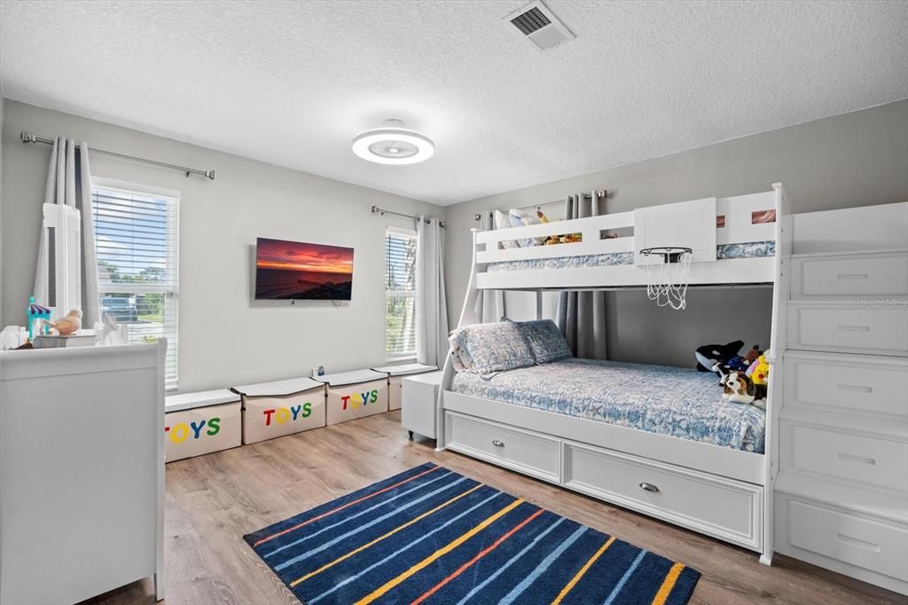 Active With Contract: $729,000 (4 beds, 3 baths, 2792 Square Feet)