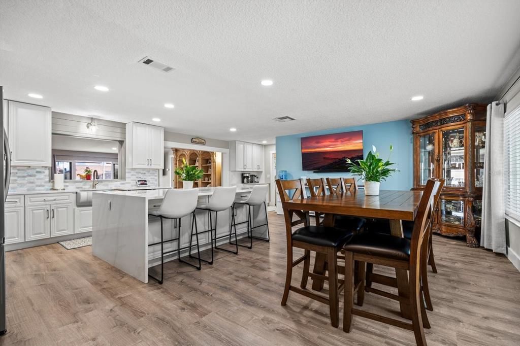 Active With Contract: $729,000 (4 beds, 3 baths, 2792 Square Feet)