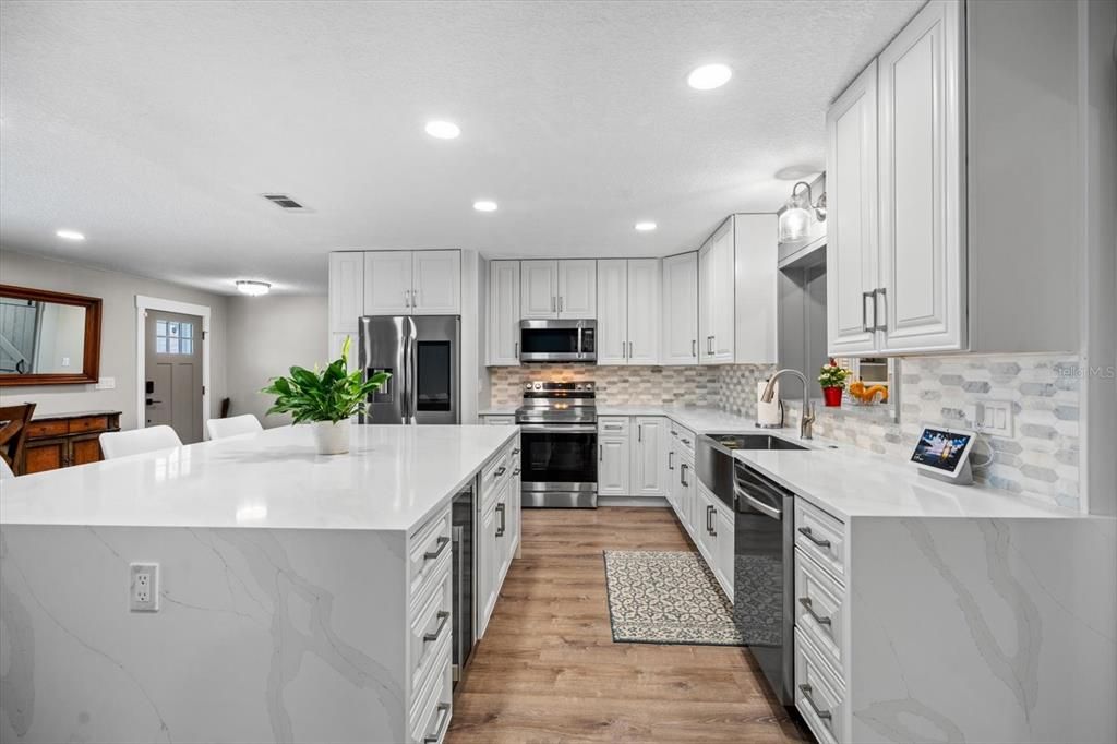 Active With Contract: $729,000 (4 beds, 3 baths, 2792 Square Feet)