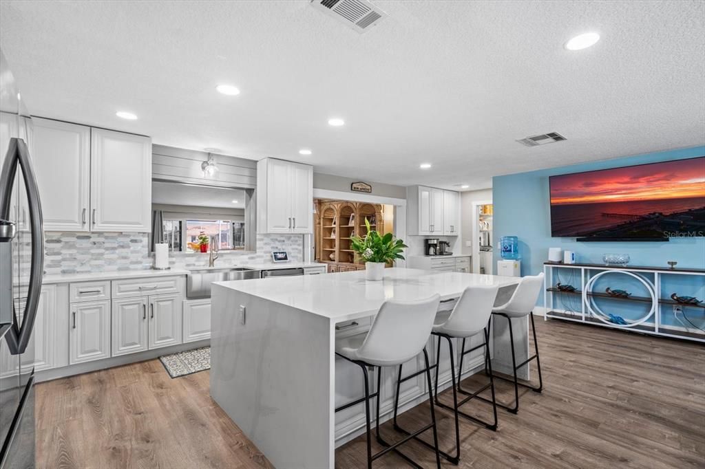 Active With Contract: $729,000 (4 beds, 3 baths, 2792 Square Feet)