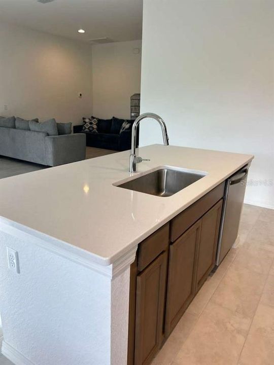 En Renta: $2,250 (3 camas, 2 baños, 1447 Pies cuadrados)