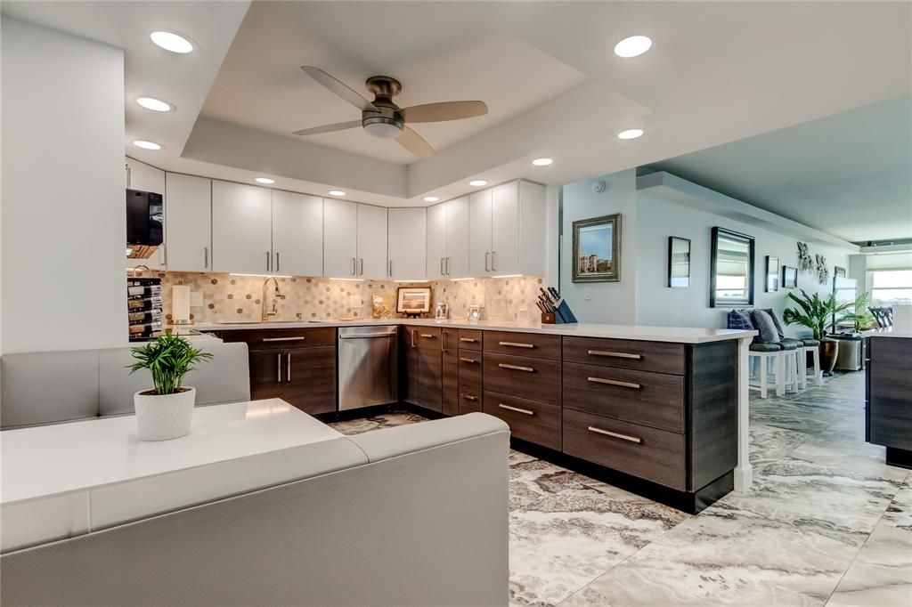 待售: $449,000 (2 贝兹, 2 浴室, 1700 平方英尺)