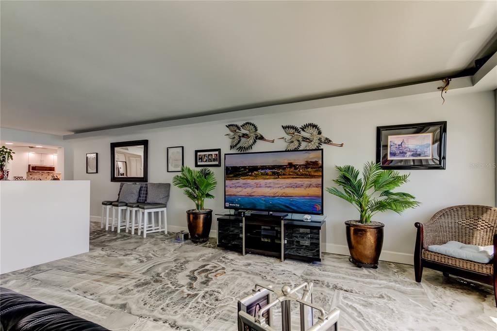 待售: $449,000 (2 贝兹, 2 浴室, 1700 平方英尺)