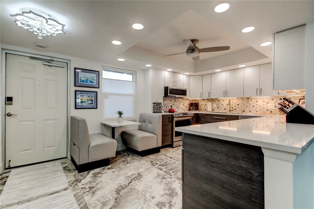 待售: $449,000 (2 贝兹, 2 浴室, 1700 平方英尺)