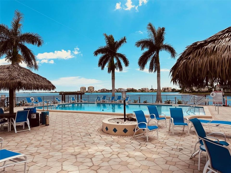 待售: $449,000 (2 贝兹, 2 浴室, 1700 平方英尺)