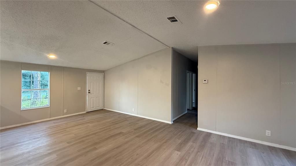 В аренду: $2,200 (4 спален, 2 ванн, 1780 Квадратных фут)