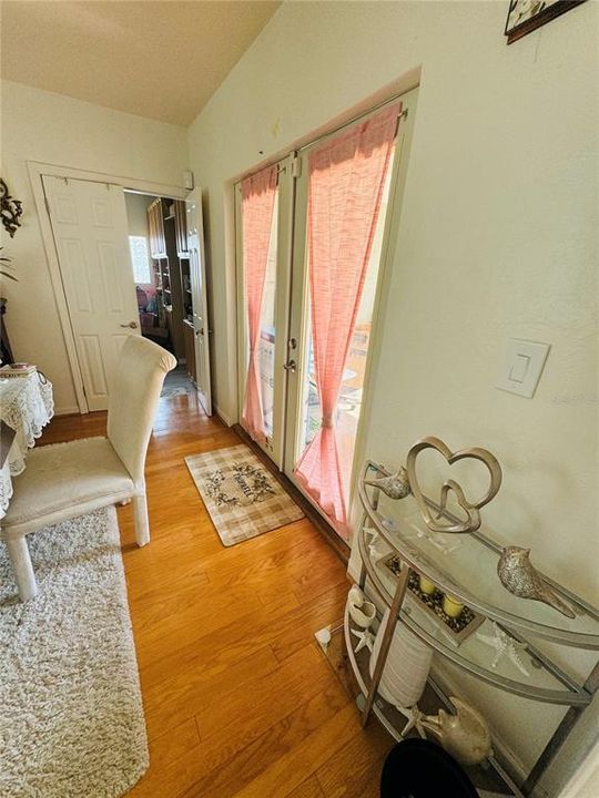 For Sale: $369,000 (3 beds, 1 baths, 1181 Square Feet)