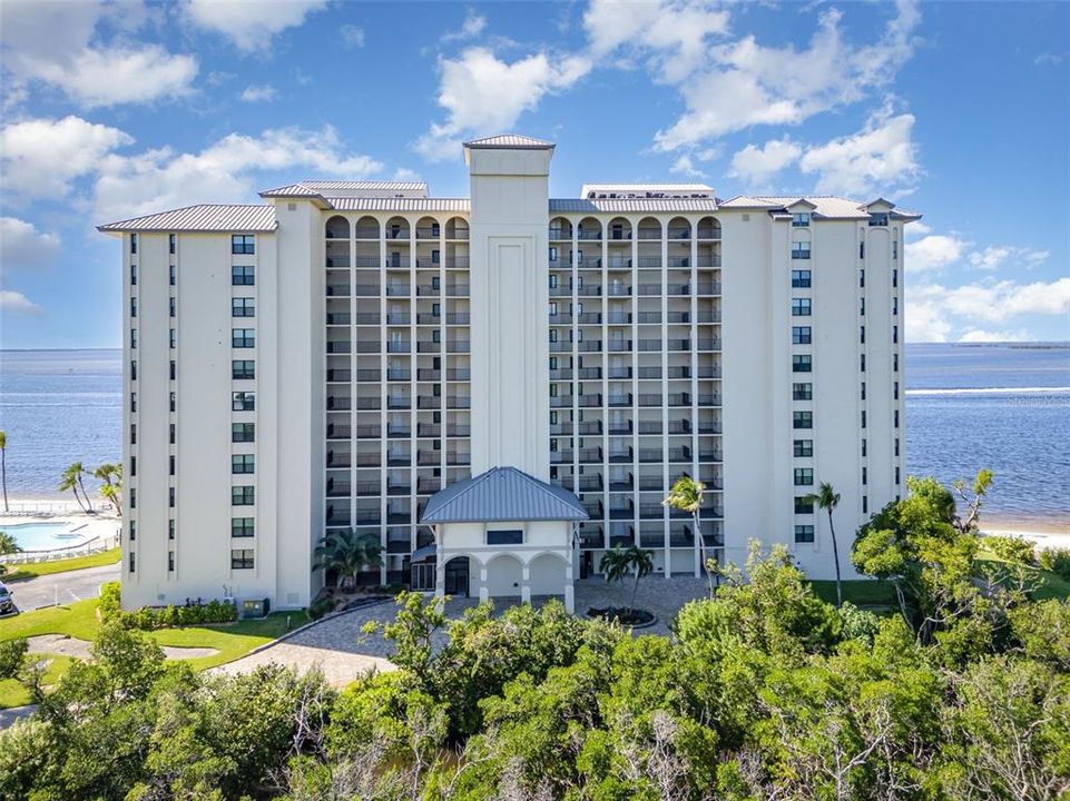 For Sale: $649,000 (2 beds, 2 baths, 1108 Square Feet)