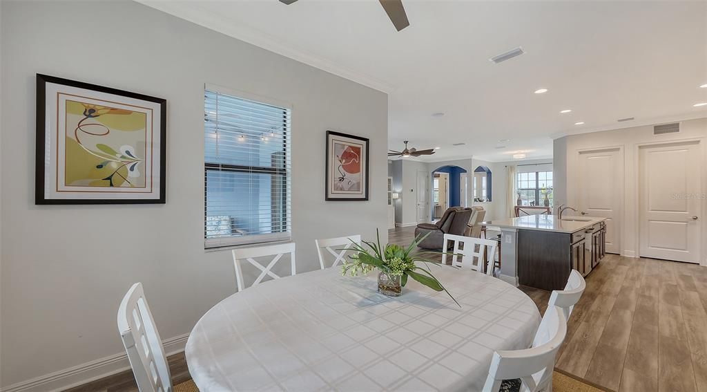 На продажу: $575,000 (3 спален, 3 ванн, 2503 Квадратных фут)