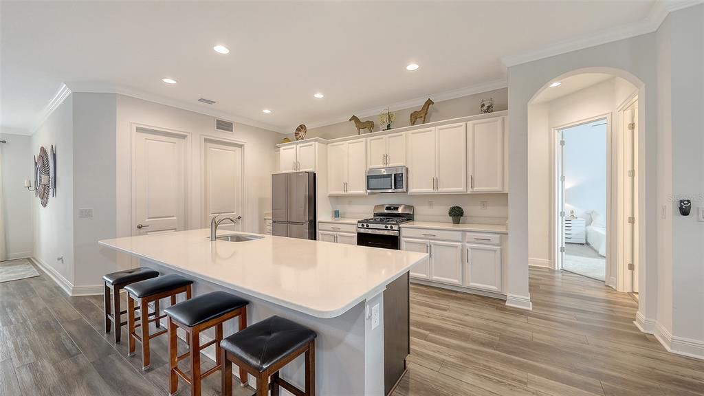 На продажу: $575,000 (3 спален, 3 ванн, 2503 Квадратных фут)